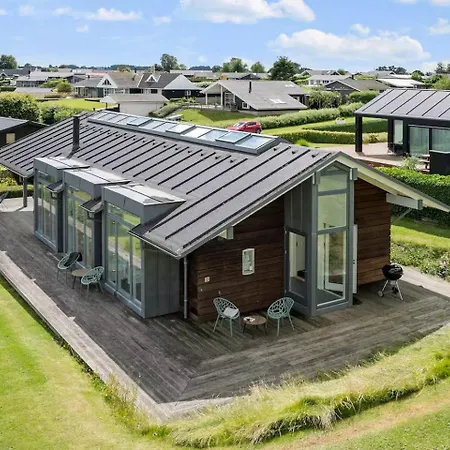 Casa vacanze With Sea View In Hejlsminde